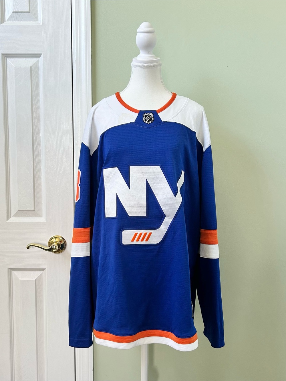 NHL jersey Barzal